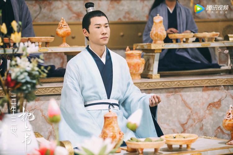 王骁《枕上书》凭八卦脸圈粉 文官"司命"竟是拳击爱好