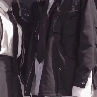 黑白·丧系·情侣头像:我不爱你了,换句话说,我不想委屈自己了