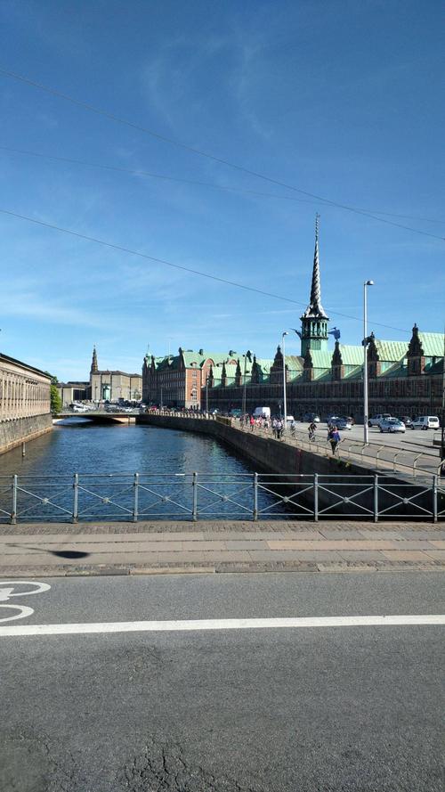 哥本哈根是是丹麦的首都,是北欧最大的城市,世界著名大都市