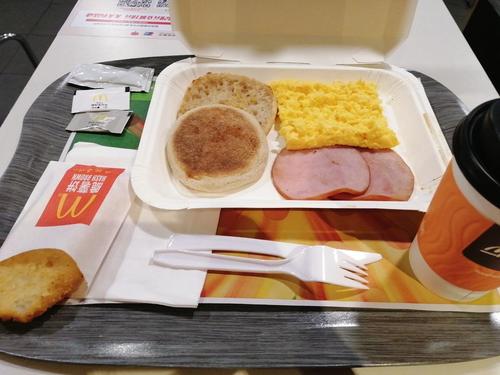 麦当劳烟肉早餐全餐