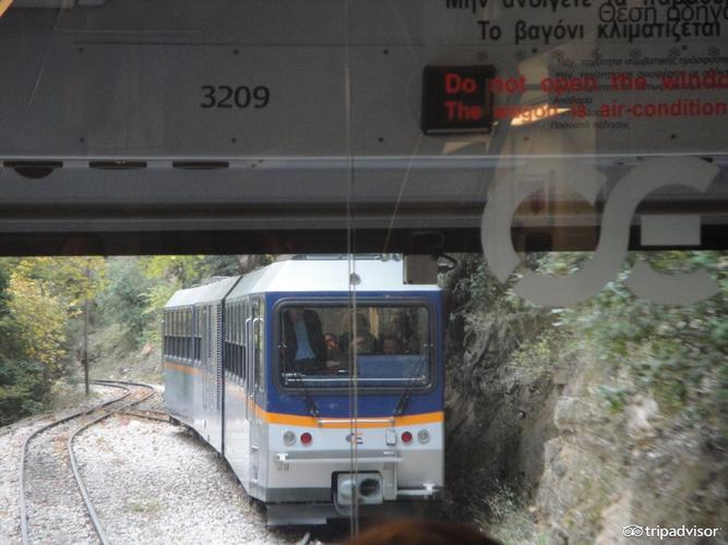 卡拉夫里塔景点 vouraikos canyon - cog railway 卓越奖 什么是卓越