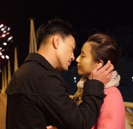 王耀庆和佟丽娅吻戏大闹乌龙丫丫为真爱猛砸门奔爱未删减版