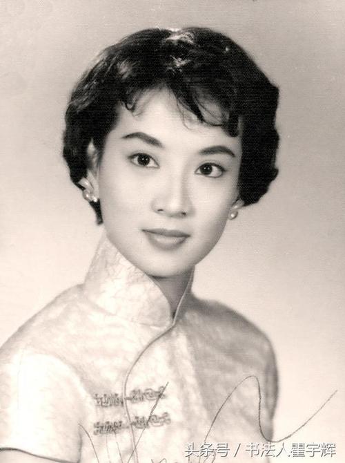 风姿绰约,气质清雅,影坛第一代玉女偶像,尤敏14张老照片欣赏