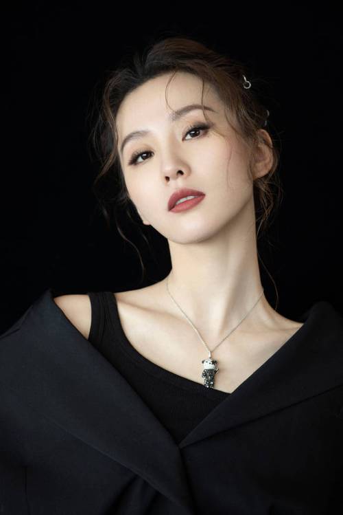 刘诗诗锁骨线条