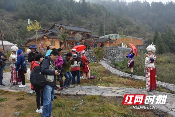 组图丨中国·凤凰苗族银饰服饰节惊艳掠影