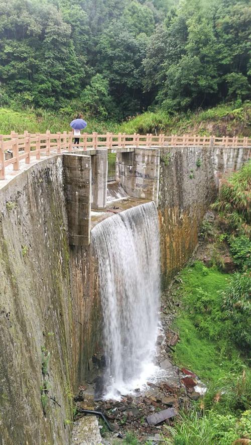 晏际坑水库排水口
