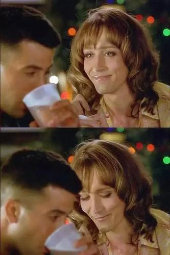 李佩斯出柜是因为迷恋这个男人的荷尔蒙么