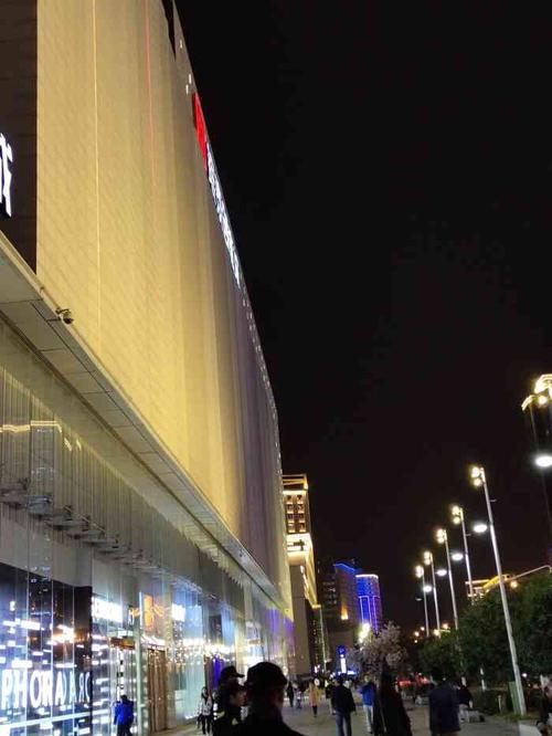 银泰创意城-"之前住街道口了一段时间,却很少在商场里