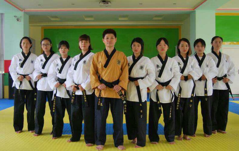 女子跆拳道教练队伍