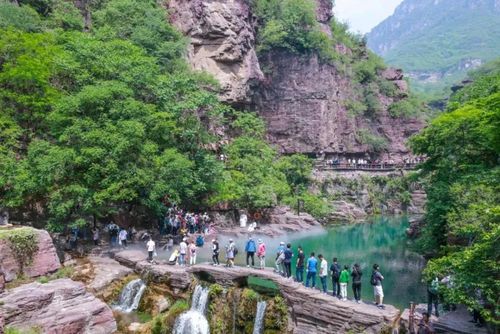 是第十一个"中国旅游日" 主题:绿色发展   美好生活 我县多个景区推出