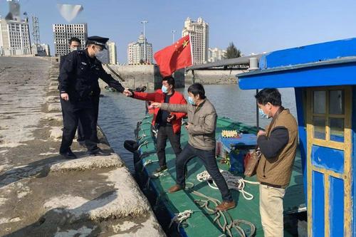 持续强化科技防线,加压收紧管防措施,依法严厉打击偷越国(边)境违法