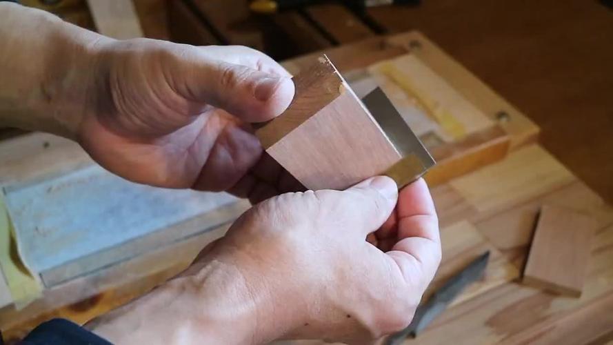 老外做木工这个工具制作的很精致不练个三五年都没这技术