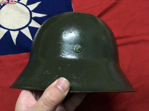 解放军回役用德式钢盔一顶