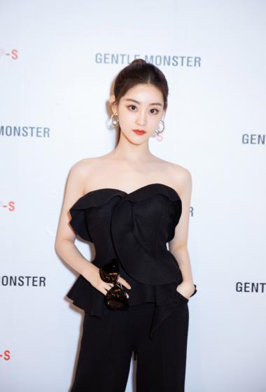 祝绪丹黑色抹胸长裙国剧盛典高清图片(6张) 祝绪丹唯美动人活动照高清
