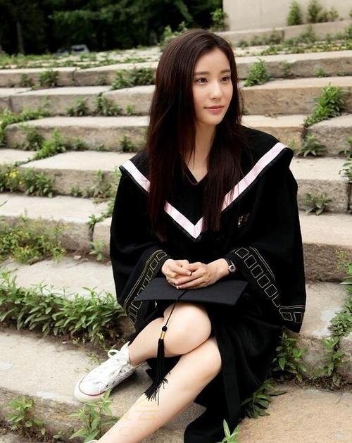 鲍天琦毕业写真 鲍天琦图片大全