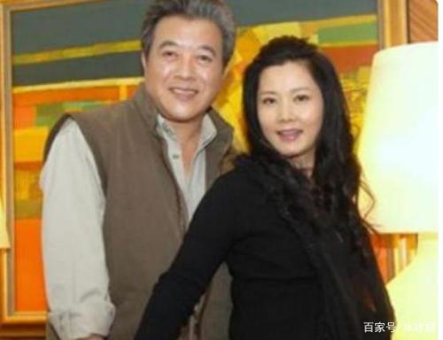 何赛飞:丈夫是我的初恋,婆婆是我的恩师,如今55岁貌美