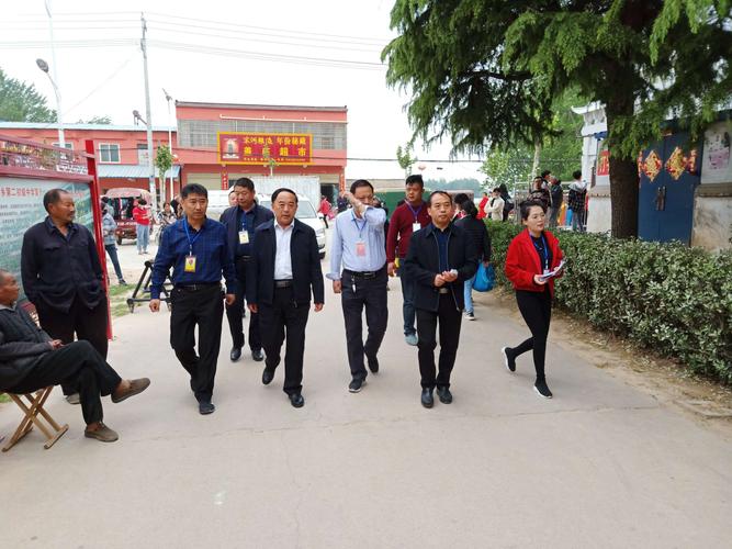 教体局领导莅临大许寨乡检查指导义务教育均衡发展工作