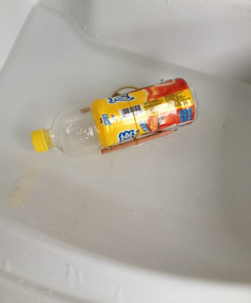 怎样做饮料瓶小船?