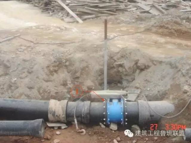 ①承插式铸铁和转法兰连接正确接法.