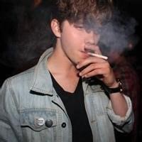 微信吸烟男头像霸气【点击鼠标右键下载】