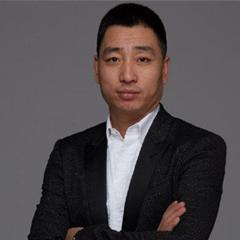豪情龙哥,真名张海龙,出生于北京,是快手直播平台娱乐主播.12