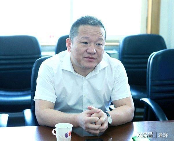 1972年出生,现年48岁,邯郸武安人,现任金鼎钢铁集团有限公司