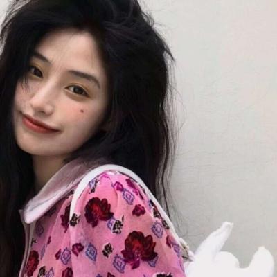 头像 停留在夏日的心动温柔女头