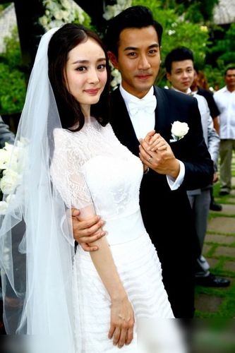 而杨幂也将老公刘恺威这段贴心话进行了转发,并附言道"这是一件无比