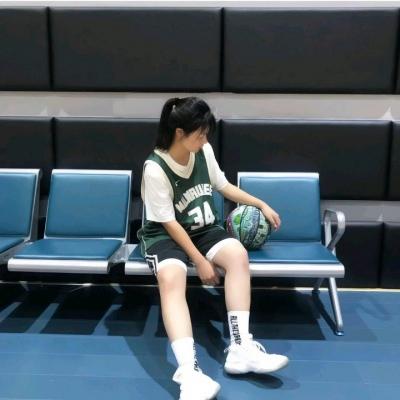 qq头像篮球女生图片