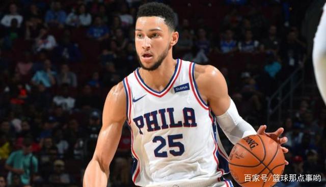 现年25岁的西蒙斯,身高2米08,臂展2米14,体重109kg,有着极为出色的