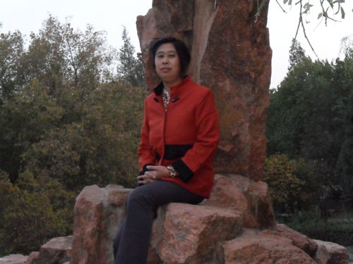陈桂枝,蒙古族,1962年 月出生,2008年被评为英语教授.
