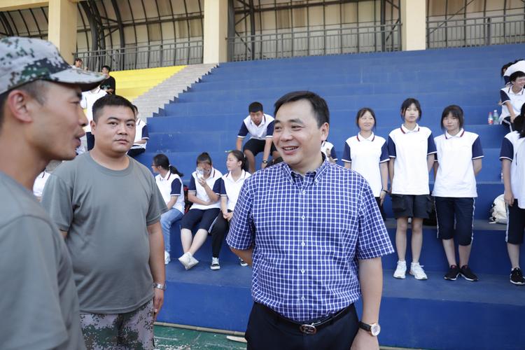 眉山车城中学高2020级新生适应性训练第八天图片新闻联播