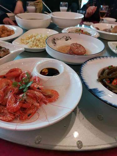 常裕大酒店-"常裕是开了很多年的老店了,就在鸣凰老街那.