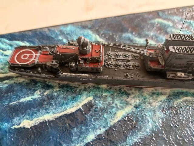 "瓦良格"号为太平洋舰队所属1164型光荣级导弹巡洋舰,是俄罗斯"光荣级