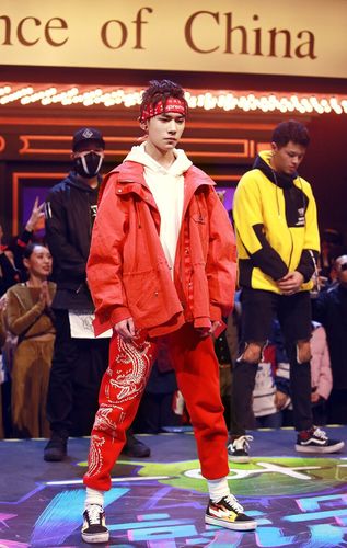 这就就是街舞易烊千玺同款衣服卫衣红色风衣休闲运动套装