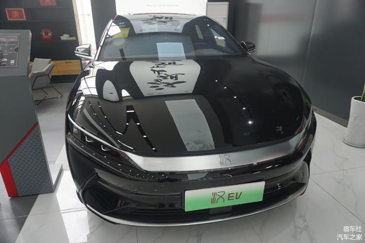 2020款比亚迪汉ev到店实拍,玄空黑很大气,配刀片电池,喜欢吗?