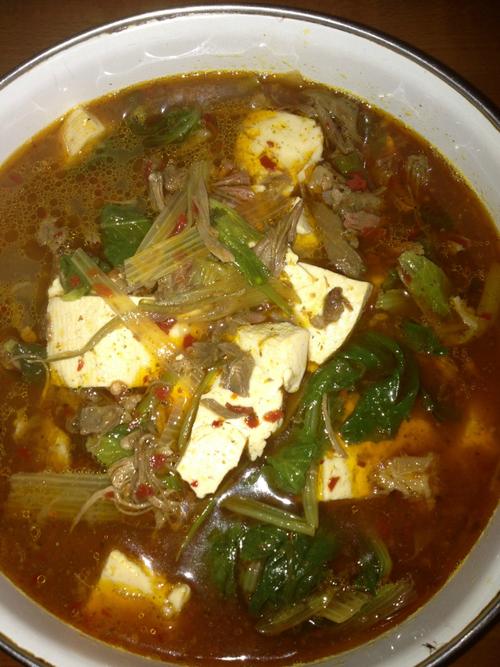 传统狗肉炖豆腐