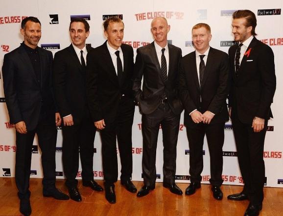 曼联官方纪录片爆料,贝克汉姆从小就敢和罗布森抢任意球主罚