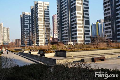 阳光100国际新城楼体外观实景图(2016-3-30)