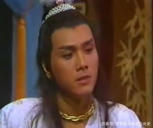 多年前看的港剧《琥珀青龙》,我只记得伍卫国的玉树临风
