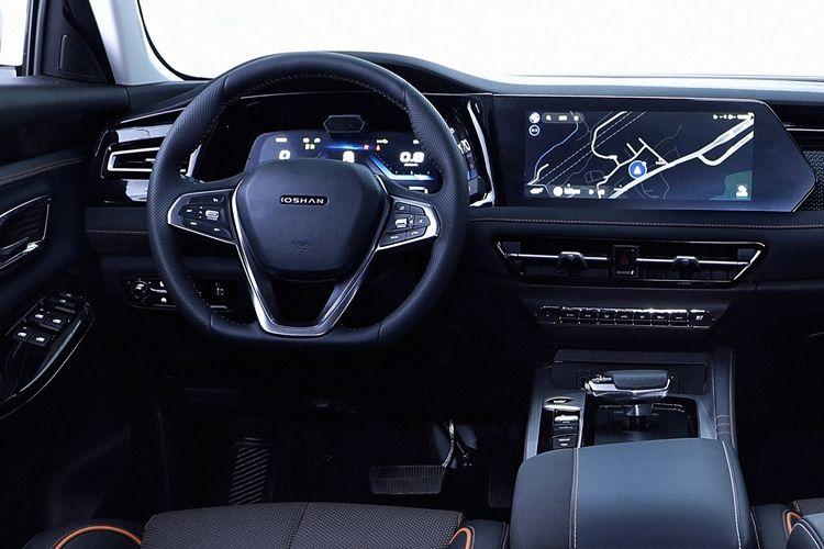 长安欧尚x7plus内饰公布亮点之一是双联屏