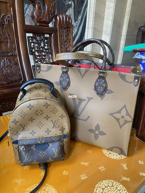 lv mini双肩包_mini双肩包_路易威登怎么样_拼色_带娃