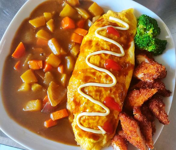 咖喱炸鸡蛋包饭