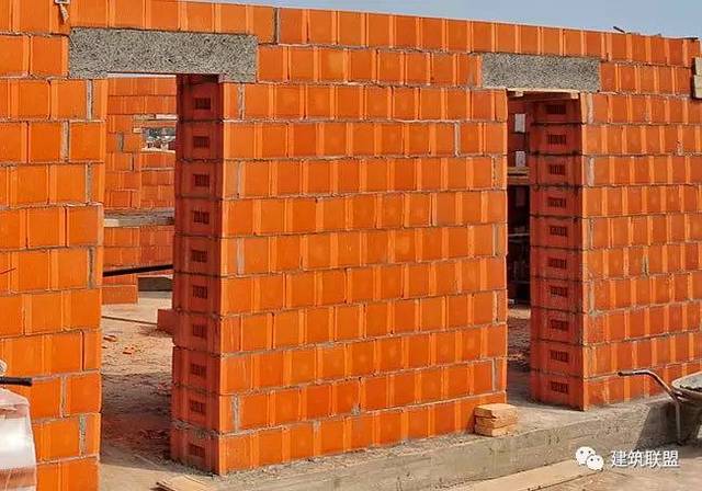 看看当今欧洲是怎样盖砖房子的