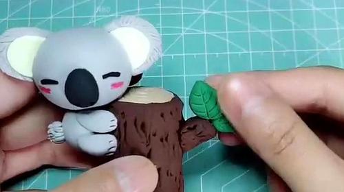 不愧是手工达人,用超轻黏土也可以捏出可爱的考拉,厉害