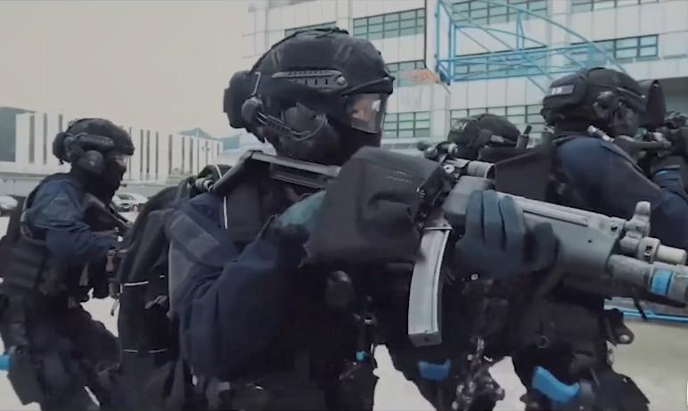 即将正式换装的香港警察机场特警asu进行模拟演练警声直播20220623