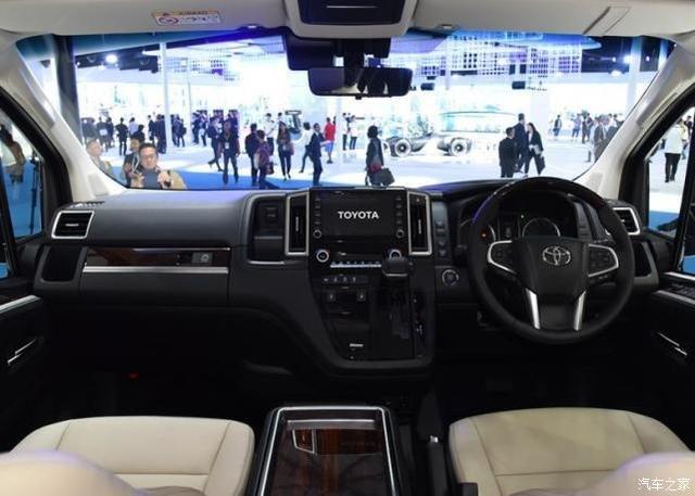 丰田王牌级mpv,配2.8t柴油引擎,航空座椅还有8座