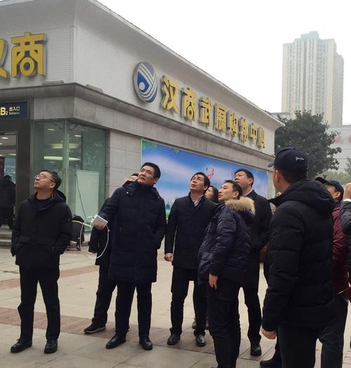 江汉区李湛区长带队检查军运会保障线路综合提升工作
