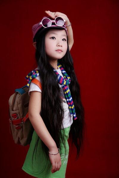 问: 20 我女儿八岁头发1米1长可以报吉尼斯吗