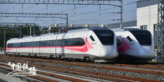 全新crh6fa城际动车组怀密号正式引入北京北站